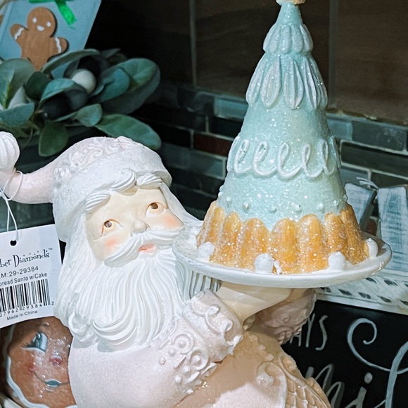 Pastel Pinkmas Sugarcoated Gingerbread Santa resin decor - Picture 3 of 4